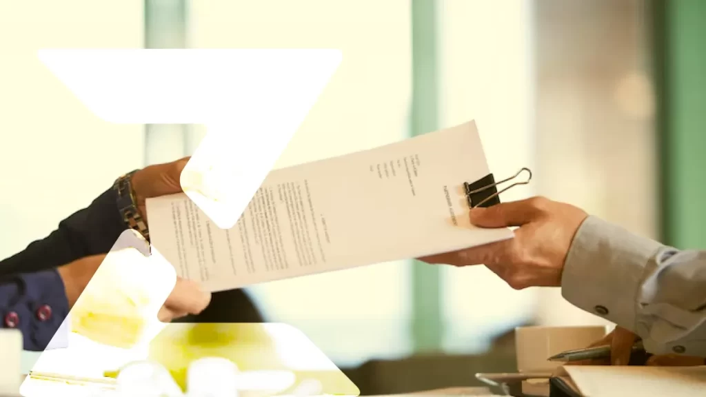 Quais documentos são necessários para solicitar uma linha de crédito com garantia de imóvel?